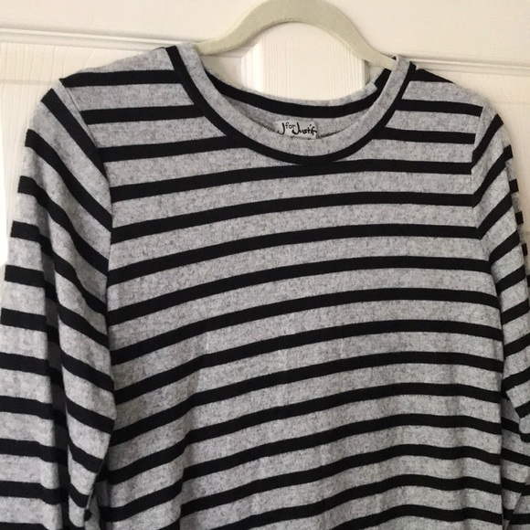 Thin sweater dress - Picture 2 of 3